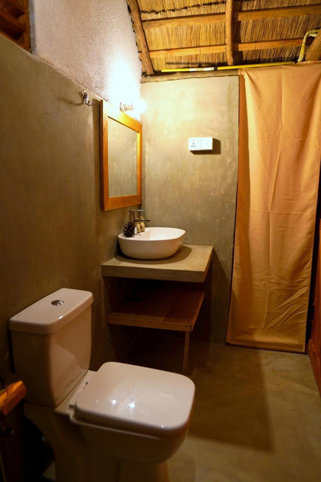 Gaga Bees Ella Hotel Luaran gambar